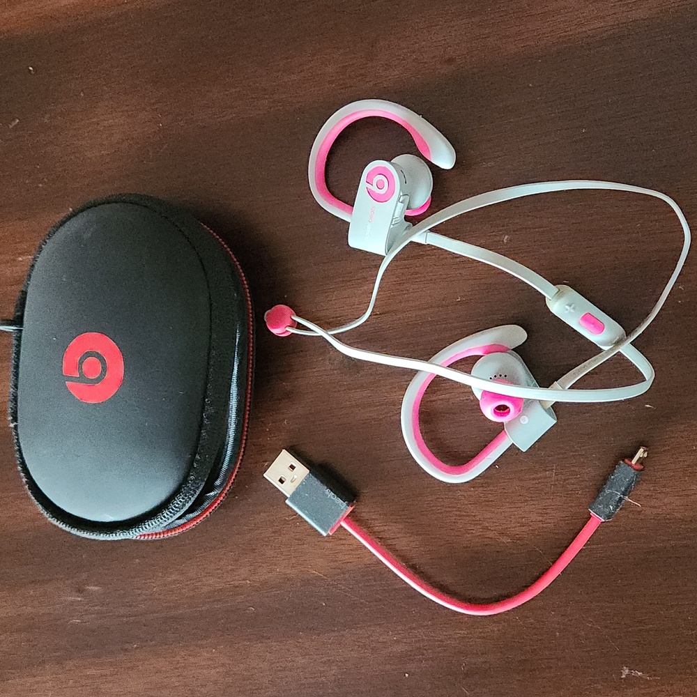 PowerBeats2 Pink and Gray Wireless Earphones with Case